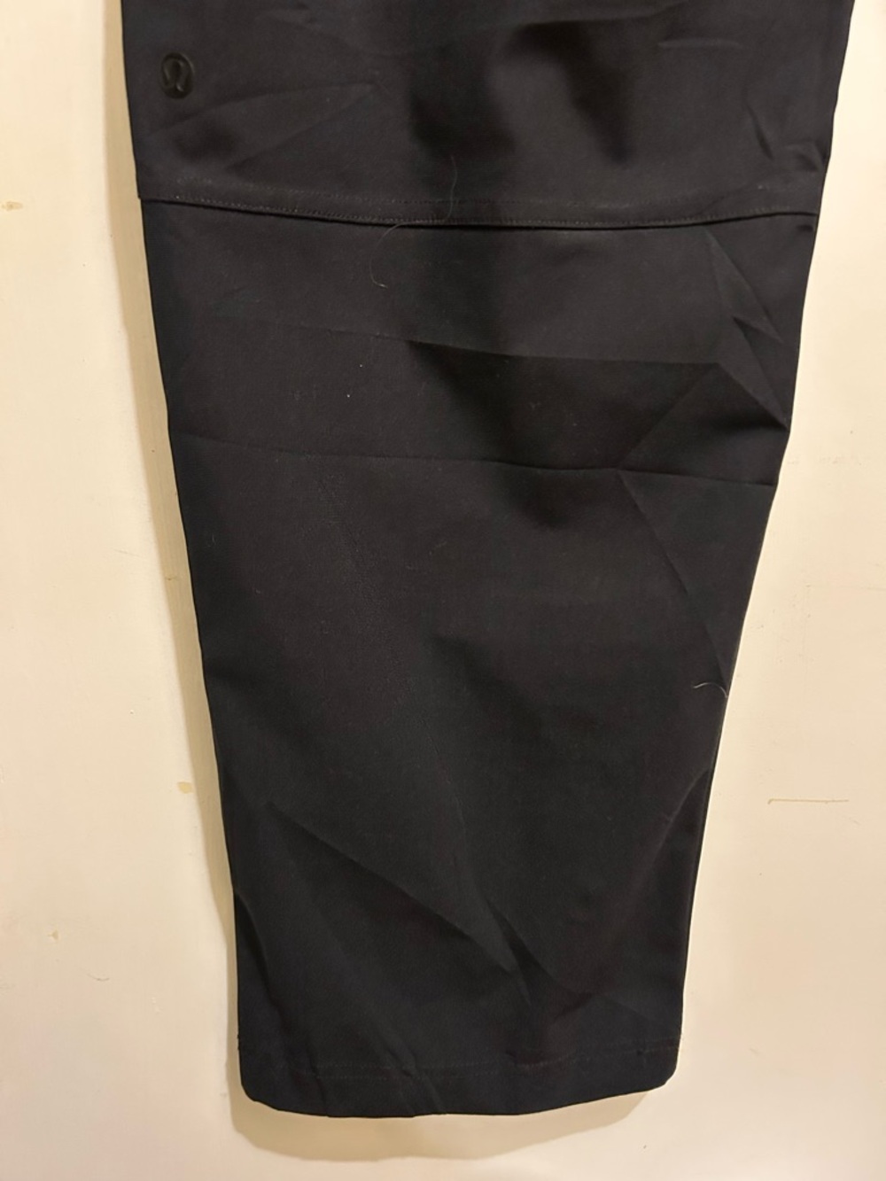 Lululemon Men's Like New Black Straight Leg Casual Stretch Pants, Size 40/31 - Picture 7 of 8